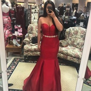 BRAND NEW prom dress